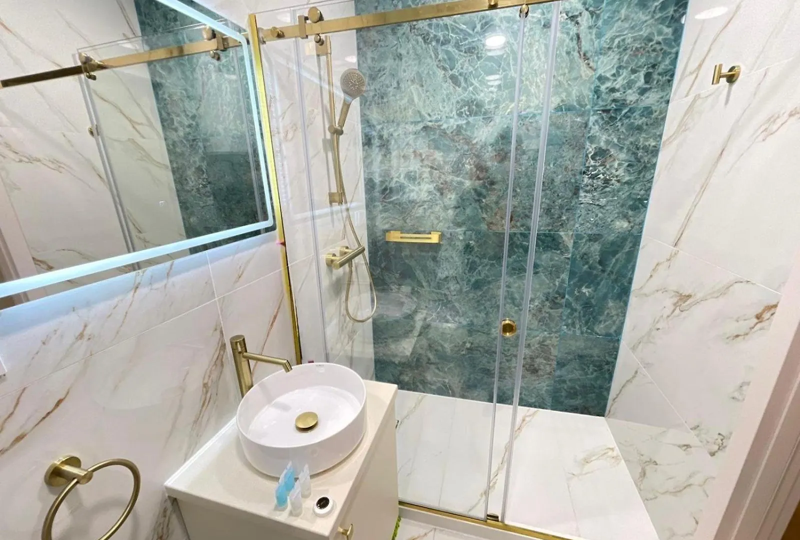 Paradise Apartments Solis Residence 바투미 조지아